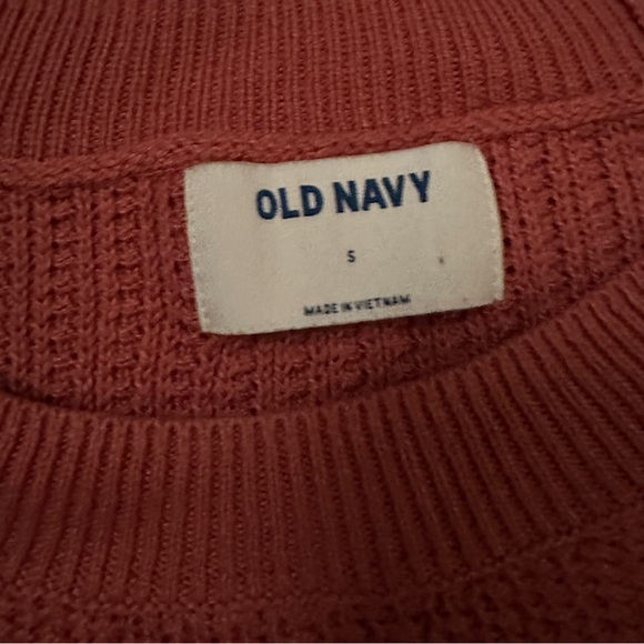 Old navy, women’s pink sweater - Picture 2 of 2